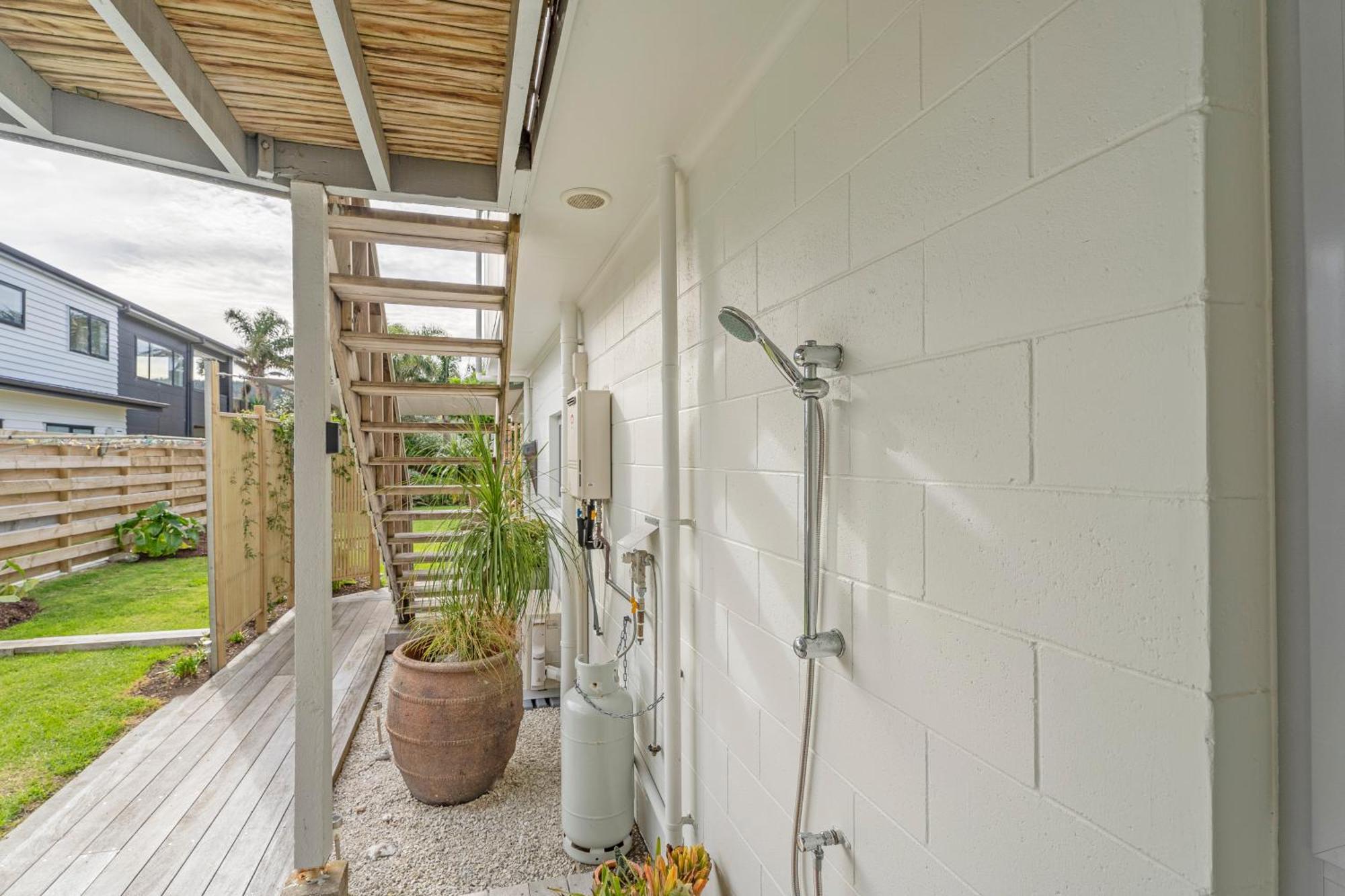 Coast Awhile - Whangamata Holiday Home Esterno foto