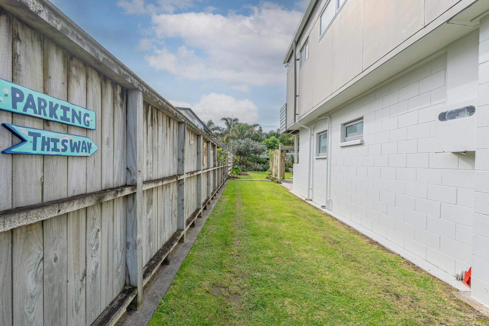 Coast Awhile - Whangamata Holiday Home Esterno foto